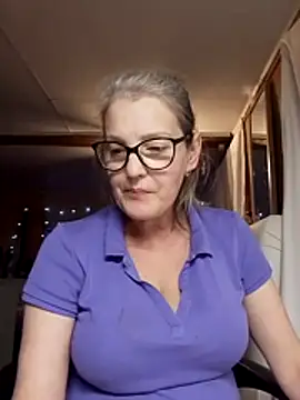 Snapshot of irinamaux chatting on October 30, 2025, 2:58 pm irinamaux online show from October 30, 2025, 2:58 pm