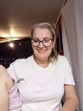 Snapshot of irinamaux chatting on November 6, 2025, 6:56 pm irinamaux online show from November 6, 2025, 6:56 pm