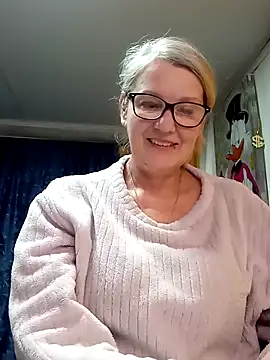 irinamaux online show from April 8, 2026, 2:51 pm