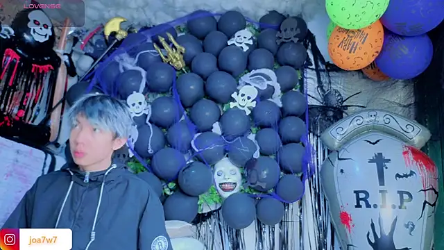 Snapshot of Levii_Ackermann chatting on October 28, 2025, 2:05 pm Levii Ackermann online show from October 28, 2025, 2:05 pm