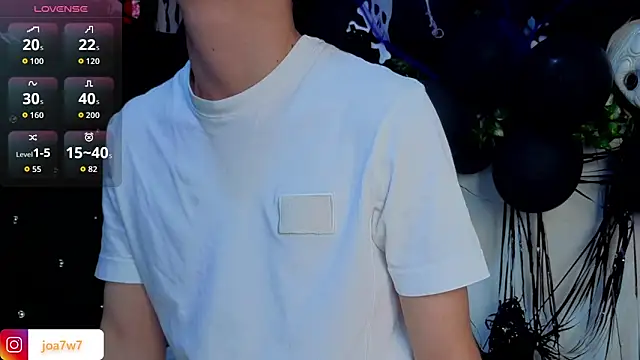 Snapshot of Levii_Ackermann chatting on November 3, 2025, 9:18 pm Levii Ackermann online show from November 3, 2025, 9:18 pm