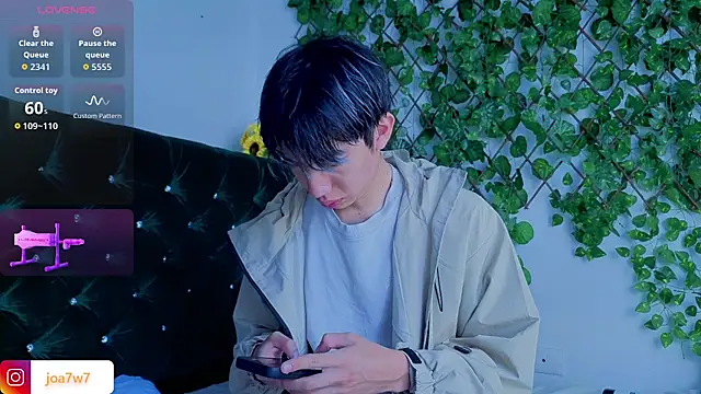 Snapshot of Levii_Ackermann chatting on December 1, 2025, 2:29 pm Levii Ackermann online show from December 1, 2025, 2:29 pm