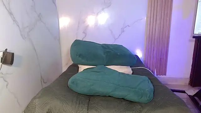 mollyguns online show from March 20, 2026, 6:53 pm