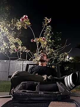 Snapshot of Zander823 chatting on February 16, 2026, 1:59 am Zander823 online show from February 16, 2026, 1:59 am