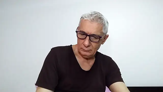 BIGUNCUTHARDCOCK online show from April 18, 2026, 1:30 am