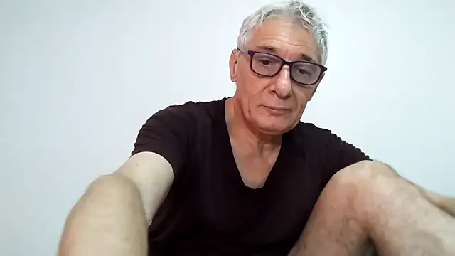 BIGUNCUTHARDCOCK online show from April 5, 2026, 2:07 am