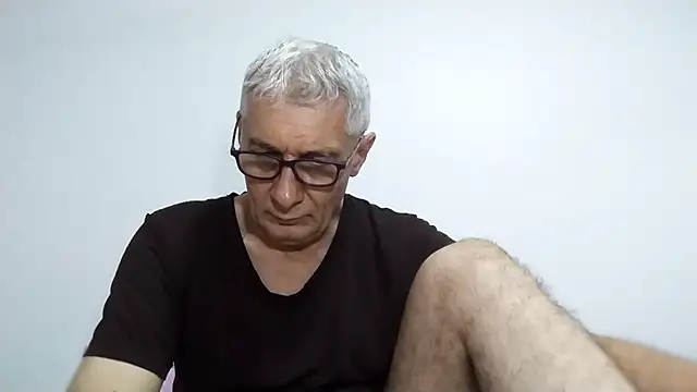 BIGUNCUTHARDCOCK online show from April 13, 2026, 2:04 am