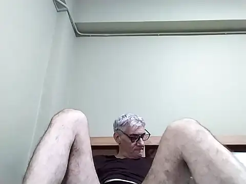 BIGUNCUTHARDCOCK online show from November 16, 2025, 1:38 pm