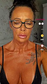 Snapshot of Misses-Cougar chatting on June 29, 2026, 7:59 am Misses-Cougar online show from June 29, 2026, 7:59 am