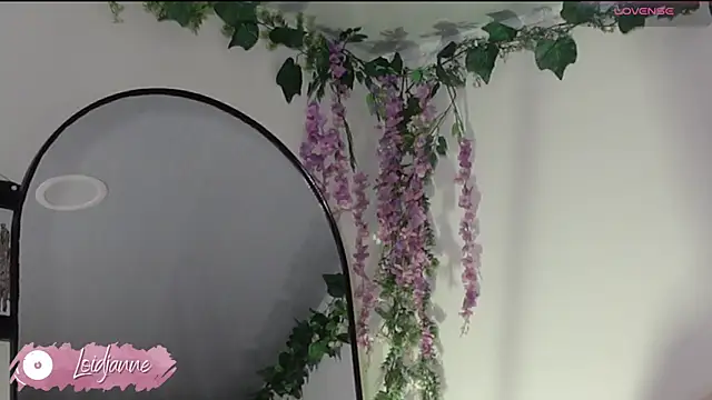 Snapshot of loIijanne chatting on September 21, 2025, 4:28 am loIijanne online show from September 21, 2025, 4:28 am