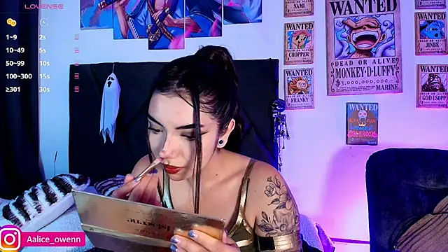 Snapshot of Aliceowenn chatting on October 30, 2025, 10:28 pm Aliceowenn online show from October 30, 2025, 10:28 pm