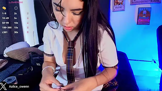 Snapshot of Aliceowenn chatting on November 15, 2025, 7:07 pm Aliceowenn online show from November 15, 2025, 7:07 pm