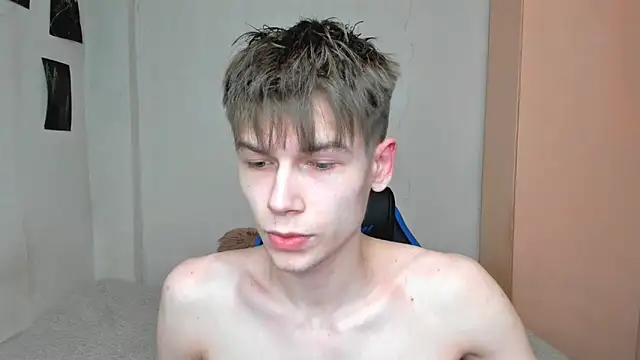 Makentoshi  online show from February 12, 2025, 3:27 pm