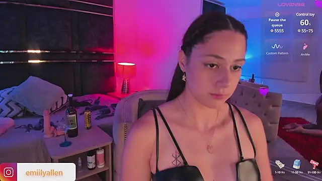 EmilyAllen  online show from January 25, 2025, 6:01 am