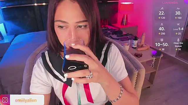 EmilyAllen  online show from January 22, 2025, 6:10 am