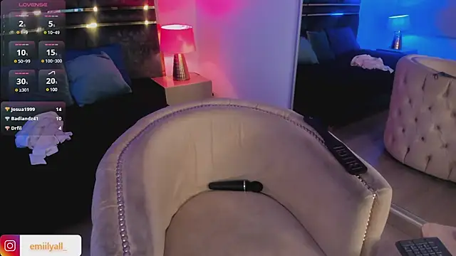 EmilyAllen  online show from March 1, 2025, 1:40 pm