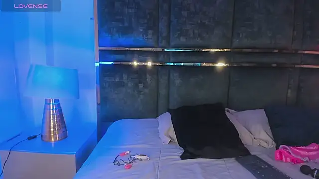 EmilyAllen  online show from February 26, 2025, 5:57 am