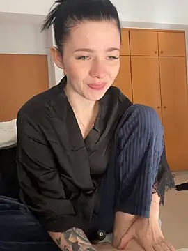 RoxiBlack online show from February 22, 2026, 7:33 am