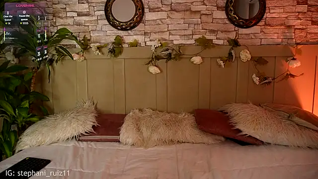 RossemaryRain online show from December 1, 2025, 8:10 pm