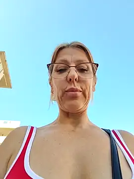 blondyruby online show from May 26, 2026, 8:01 am