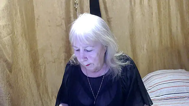 Snapshot of _Estelitta_5 chatting on February 22, 2025, 7:14 pm  Estelitta 5 online show from February 22, 2025, 7:14 pm