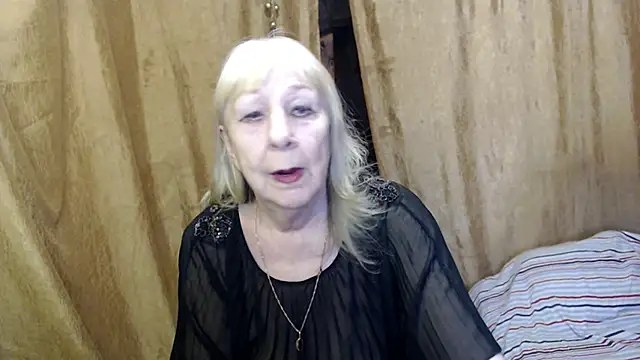 Snapshot of _Estelitta_5 chatting on February 26, 2025, 3:10 pm  Estelitta 5 online show from February 26, 2025, 3:10 pm