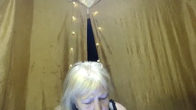 Snapshot of _Estelitta_5 chatting on January 25, 2025, 6:46 pm  Estelitta 5 online show from January 25, 2025, 6:46 pm