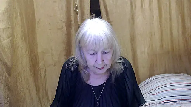 Snapshot of _Estelitta_5 chatting on February 22, 2025, 12:18 pm  Estelitta 5 online show from February 22, 2025, 12:18 pm