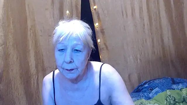Snapshot of _Estelitta_5 chatting on January 23, 2025, 10:11 pm  Estelitta 5 online show from January 23, 2025, 10:11 pm