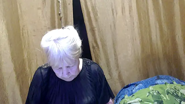 Snapshot of _Estelitta_5 chatting on February 6, 2025, 4:47 pm  Estelitta 5 online show from February 6, 2025, 4:47 pm