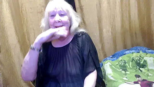 Snapshot of _Estelitta_5 chatting on February 7, 2025, 2:04 pm  Estelitta 5 online show from February 7, 2025, 2:04 pm