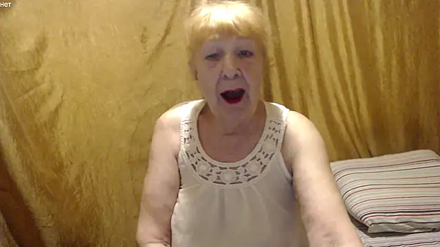 Snapshot of _Estelitta_5 chatting on October 12, 2025, 5:03 pm  Estelitta 5 online show from October 12, 2025, 5:03 pm