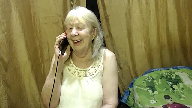 Snapshot of _Estelitta_5 chatting on February 8, 2025, 9:46 pm  Estelitta 5 online show from February 8, 2025, 9:46 pm