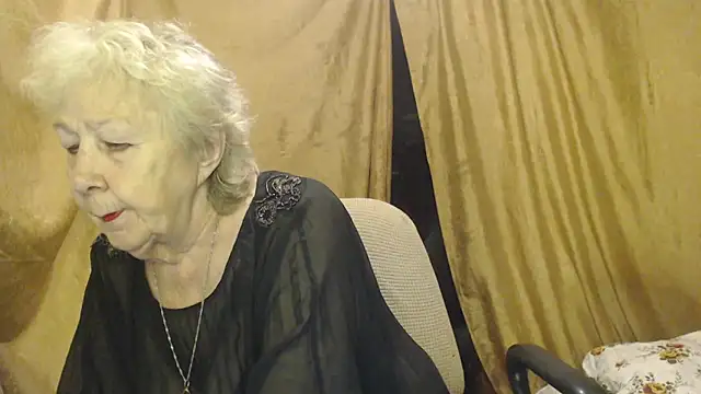  Estelitta 5 online show from February 6, 2026, 5:53 pm