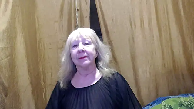 Snapshot of _Estelitta_5 chatting on February 7, 2025, 11:01 am  Estelitta 5 online show from February 7, 2025, 11:01 am