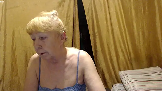 Snapshot of _Estelitta_5 chatting on October 31, 2025, 4:36 pm Estelitta 5 online show from October 31, 2025, 4:36 pm