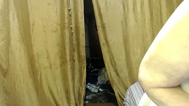 Snapshot of _Estelitta_5 chatting on February 18, 2025, 5:42 pm  Estelitta 5 online show from February 18, 2025, 5:42 pm