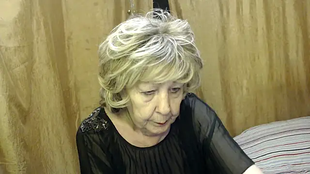 Snapshot of _Estelitta_5 chatting on February 16, 2025, 5:04 am  Estelitta 5 online show from February 16, 2025, 5:04 am