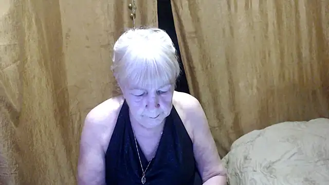 Snapshot of _Estelitta_5 chatting on February 20, 2025, 5:20 pm  Estelitta 5 online show from February 20, 2025, 5:20 pm