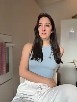 Snapshot of _Juliette chatting on March 1, 2026, 9:09 am Juliette online show from March 1, 2026, 9:09 am