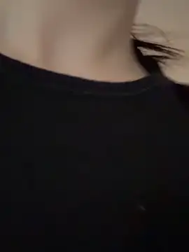 Snapshot of _Juliette chatting on February 5, 2026, 1:07 pm Juliette online show from February 5, 2026, 1:07 pm