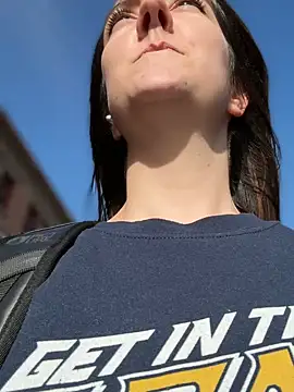 Snapshot of _Juliette chatting on December 18, 2025, 12:42 pm Juliette online show from December 18, 2025, 12:42 pm