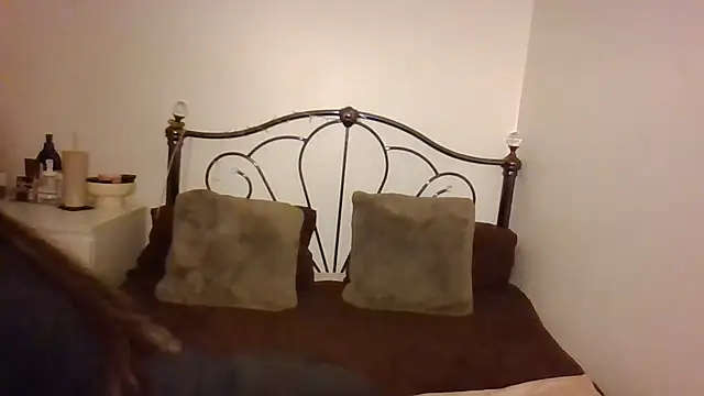 JanesaMiaBabestationx online show from March 28, 2026, 7:04 pm