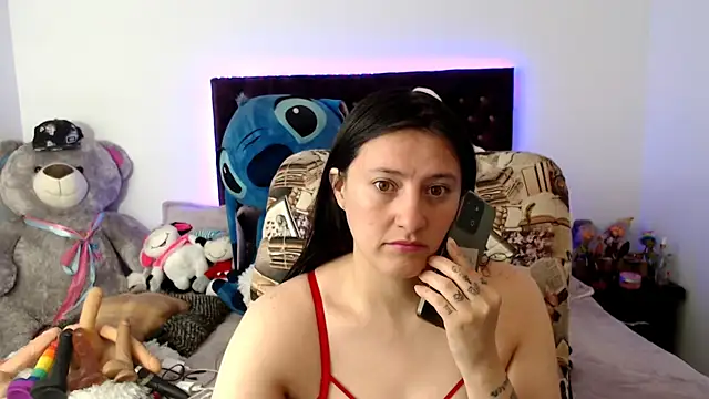 Lorenahot 06 online show from December 22, 2025, 6:30 pm