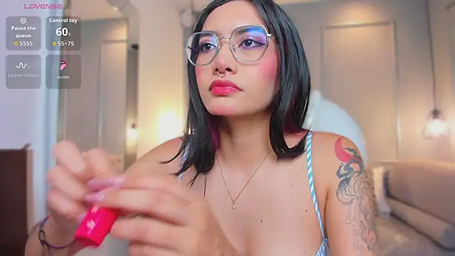 AzuraKindong online show from February 12, 2026, 7:13 pm