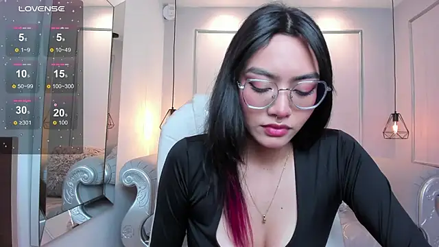 AzuraKindong online show from September 23, 2025, 7:21 pm