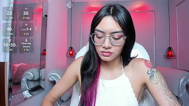 AzuraKindong online show from December 18, 2025, 7:18 pm