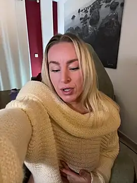 Snapshot of ChristyAdair chatting on December 29, 2024, 8:58 pm ChristyAdair online show from December 29, 2024, 8:58 pm