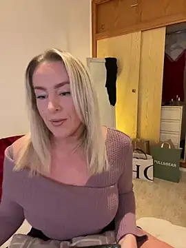 Snapshot of ChristyAdair chatting on December 24, 2024, 8:38 pm ChristyAdair online show from December 24, 2024, 8:38 pm