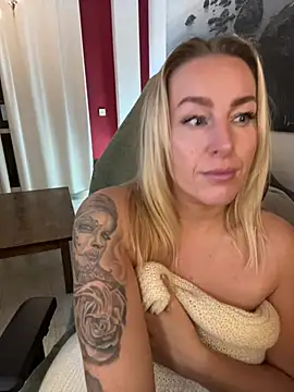 Snapshot of ChristyAdair chatting on December 30, 2024, 3:03 am ChristyAdair online show from December 30, 2024, 3:03 am